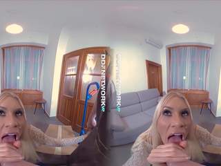 Sultry POV penis Sucking clips VR Blondie Kitana Lure go Deep Throat on you