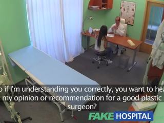 Fakehospital professor sexually sets patients fears till vila att henne tuttarna