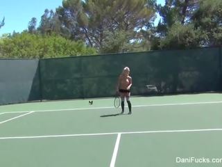 Toppløs tennis med dani daniels & cherie deville