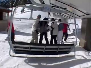 바람직한 브루 넷의 사람 엿 단단한 shortly thereafter snowboarding