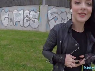 Publiek agent alessa savage krijgt creampied buitenshuis