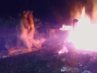 Késő éjszaka bonfire baszás