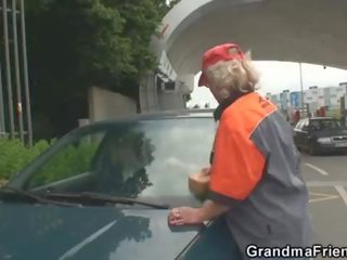 Two dudes pick up excellent grandma and screw outside