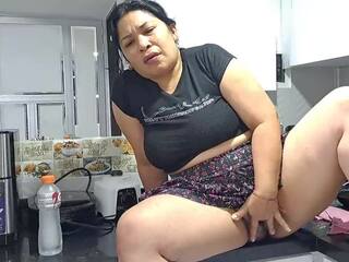 Randy nubile masturbates sa ang kusina, may sapat na gulang klip ee