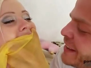 Blondynka bibi paskudne rajstopy x oceniono klips prawo przez nylony