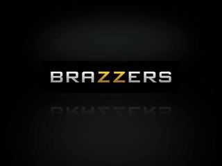 的brazzers - 妈妈 有 胸部 - 制造 以上 mommies 现场