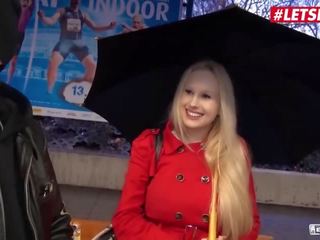 Bumsbus - מלאך ויקי attractive צ'כית בייב הרים למעלה ל קשה כְּתִישָׁה עם bbc - letsdoeit