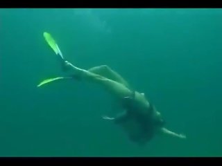 מתחת למים