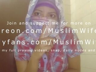 Real arab عرب وقحة كس mom sins in hijab by squirting her muslim burungpun on web kamera arabe x rated clip reged movie movies